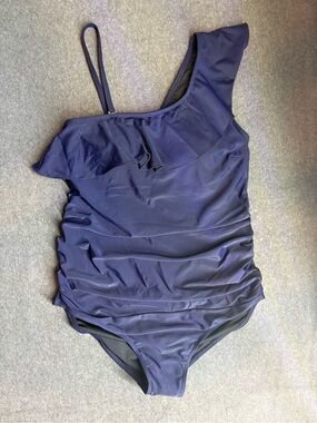 🆕 Summer Mae Maternity One-Shoulder Navy Blue Ruched One-Piece Swimsuit Size M